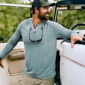 Free Fly Shirt Mens Large Green Henley Long Sleeve 3 Button Bamboo Soft Fishing